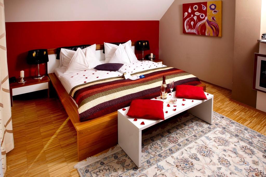 Boutique Hotel Loipenhof Лойперсдорф-бай-Фюрстенфельд Номер фото